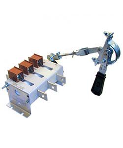 Выключатель-разъединитель ВР32-37 А 71240-00 УХЛ3 400А несъемная передняя смещенная рукоятка 3п на два направление с дугогасительными камерами IP00 Электротехник ET521580