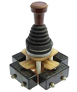 Переключатель крестовой ПК12-21-802-54 УХЛ3 380В/50Гц 10А IP54 без защиты от попадания стружки рукоятка - 8 полюсов с пятью фиксирующими положениями Электротехник ET557389