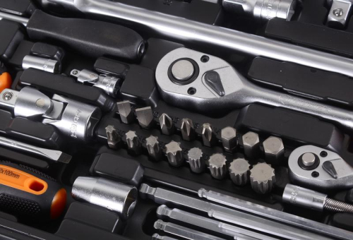 Набор инструментов 1/2дюйм 1/4дюйм CrV в кейсе 151 предмет Вихрь 73/6/7/9