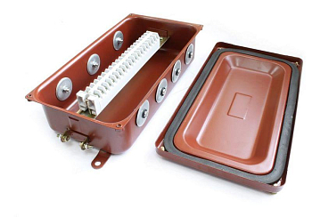 Коробка КМ 65-20 УХЛ1.5 IP65 метал. заглушки ГОФРОМАТИК zeta30326