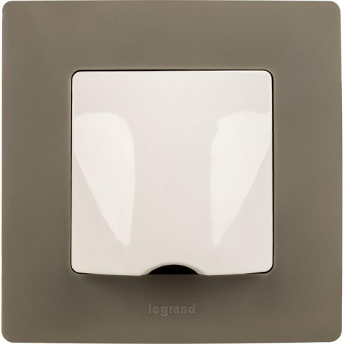 Вывод кабеля СП Etika с зажимом для кабеля механизм бел. Leg 672229