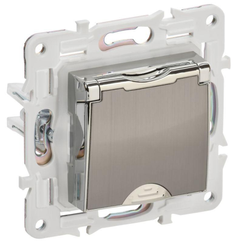 Розетка 1-м SKANDY 16А IP44 с заземл. защ. штроки с крышкой SK-R11N никель IEK SK-R16-16-44-K50