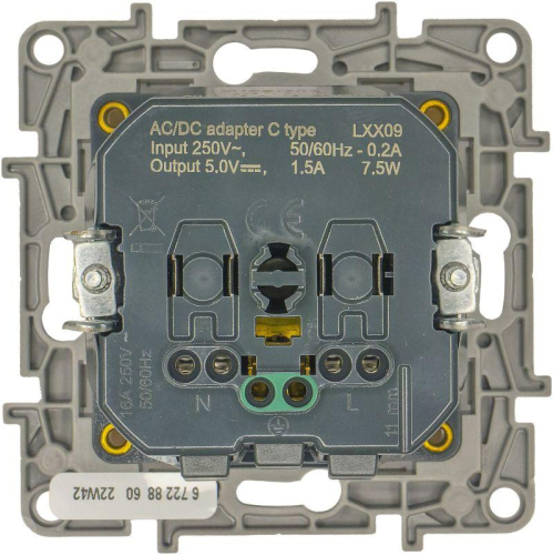 Розетка USB C Etika 16А 250В 1500мА 7.5Вт с заземл. защ. шторки безвинт. зажимы бел. IEK 672288