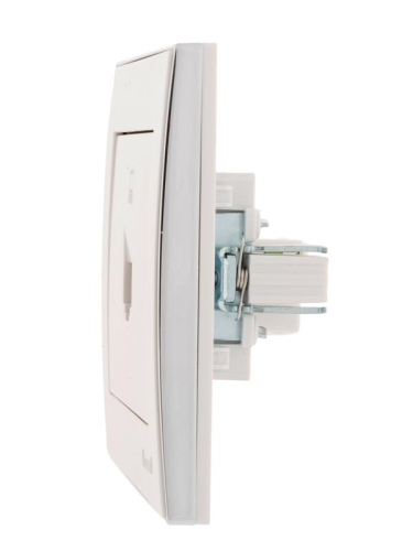 Розетка компьютерная 1-м СП Rain RJ45 с хром. боковой вставкой бел. LEZARD 703-0225-139