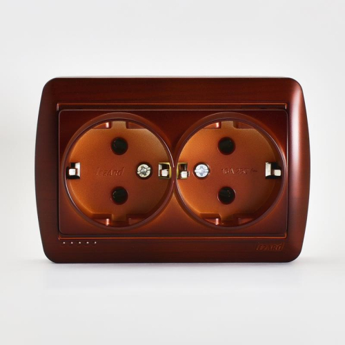 Розетка 2-м ОП Demet с заземл. закрыт. корпус маун LEZARD 711-0400-127