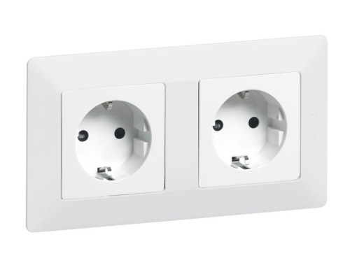 Розетка 1-м СП Valena Life 16А IP2X 250В 2P+E безвинт. клеммы с лицев. панелью механизм бел. Leg 753421