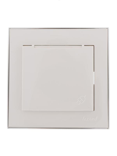 Розетка 1-м СП Rain с заземл. с защ. крышкой керамика с хром. боковой вставкой бел. LEZARD 703-0225-123