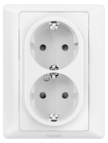 Розетка 2-м СП Valena Life 16А IP20 250В 2х2P+E защ. шторки безвинтов. клеммы с лицев. панелью механизм бел. Leg 753426