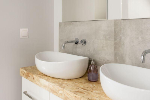 Розетка 1-м СП Etika 16А IP44 250В с заземл. со шторками с защ. крышкой безвинтов. зажимы сл. Кость IEK 672326