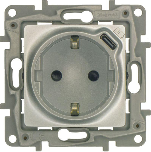 Розетка USB C Etika 16А 250В 1500мА 7.5Вт с заземл. защ. шторки безвинт. зажимы алюм. IEK 672488