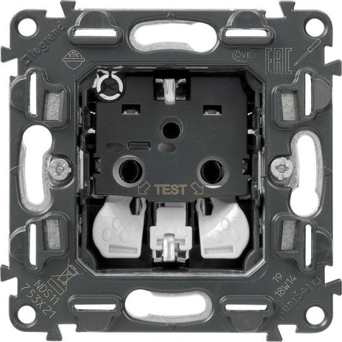 Розетка 1-м СП Valena In'matic 16А IP20 250В 2P+E безвинт. клеммы механизм Leg 753021