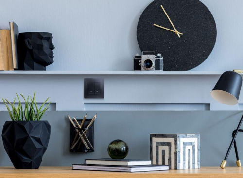 Выключатель 2-кл. СП Etika 10А IP20 250В 10AX с подсветкой/индикацией авт. зажимы механизм антрацит IEK 672604