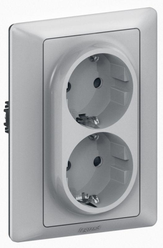 Розетка 2-м СП Valena Life 16А IP20 250В 2х2P+E защ. шторки безвинтов. клеммы с лицев. панелью механизм алюм. Leg 753626