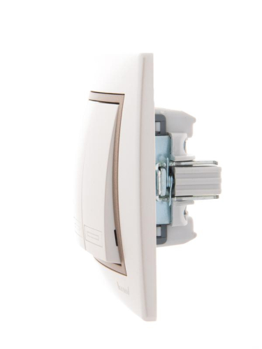 Выключатель 3-кл. СП Mira 10А жемчуж./бел./свет. корич. метал. LEZARD 701-3031-109