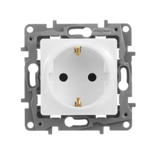 Розетка 1-м СП Etika 16А IP20 250В 2P+E с заземл. немецк. стандарт винт. клеммы механизм бел. Leg 672221