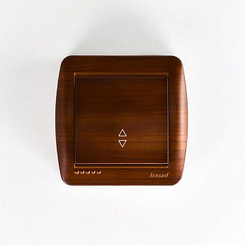 Переключатель проходной 1-кл. ОП Demet 10А IP20 махагон LEZARD 711-0500-105