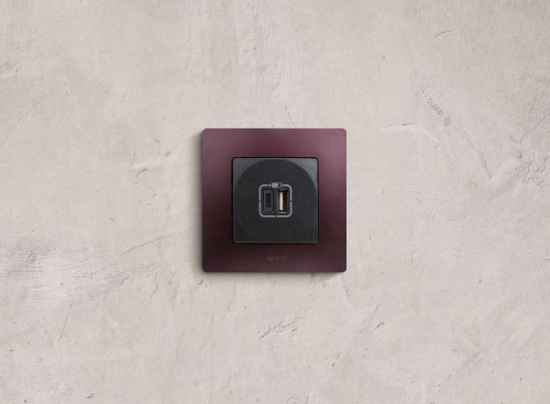 Устройство зарядное Etika с 2-мя USB разъемами A и C 240В/5В 3000мА антрацит IEK 672636