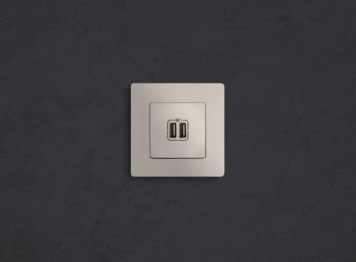 Розетка USB 2-м СП 2мод. Etika 240В/5В 2400мА механизм сл. кость IEK 672394