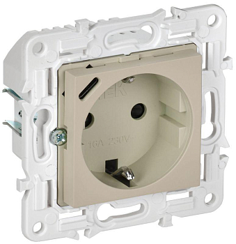 Розетка SKANDY 18Вт 16А с заземл. защ. штроки с USB C SK-R17B беж. IEK SK-R14-16-U14-018-K10