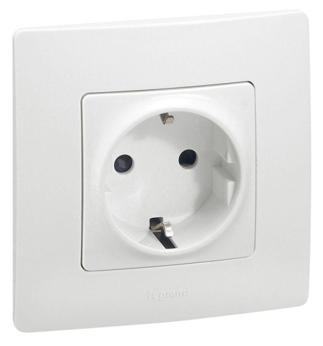 Розетка 1-м СП Etika 16А IP20 250В 2P+E с заземл. немецк. стандарт винт. клеммы механизм бел. Leg 672221