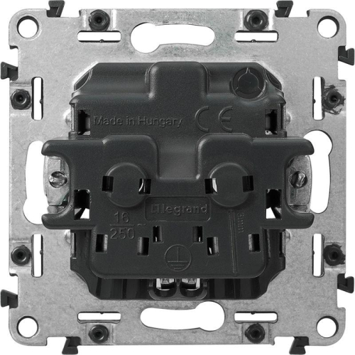 Розетка 1-м СП Valena In'matic 16А IP20 250В 2P+E безвинт. клеммы механизм Leg 753021