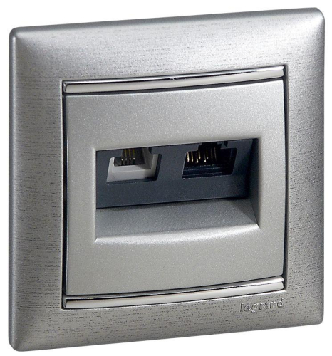 Розетка компьютерная + телефонная 2-м СП Valena RJ45 кат.5E UTP+RJ11 механизм алюм. Leg 770280